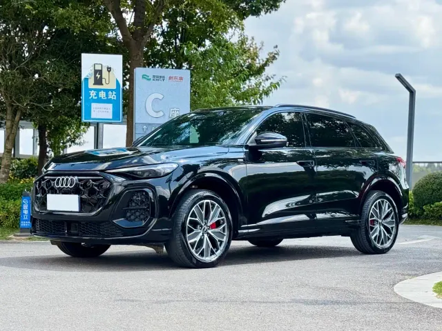 Фотография автомобиля — Audi Q5L