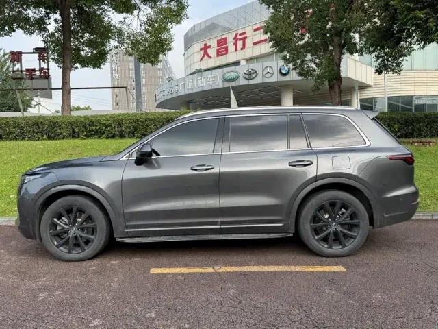 Li Auto ONE — Фото автомобиля 3