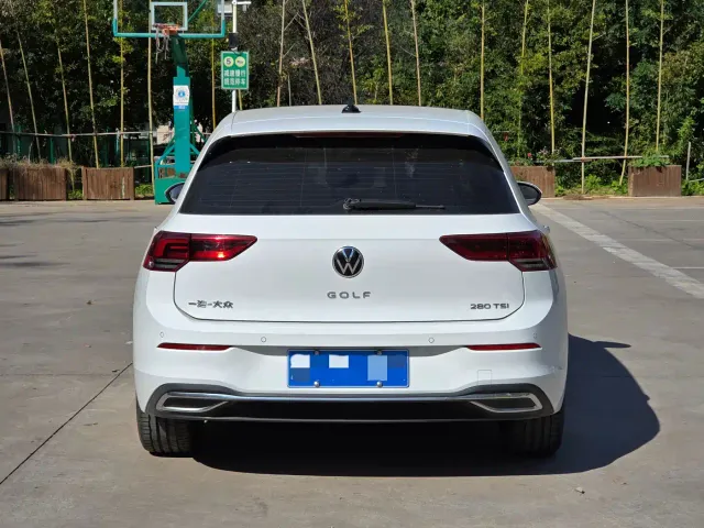 Volkswagen Golf — Фото автомобиля 3