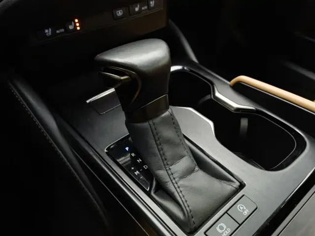 Lexus ES — Фото автомобиля 13