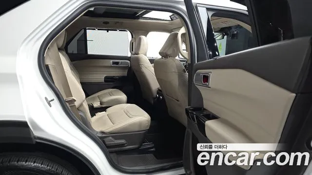 Ford Explorer Explorer 6 поколение 3.0 Platinum 4WD — Фото автомобиля 12