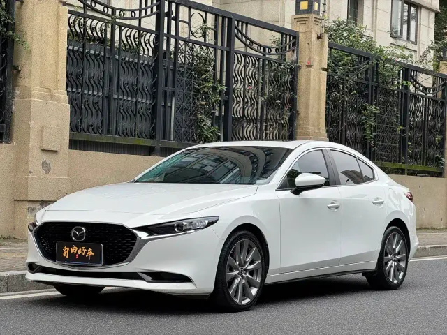 Фотография автомобиля — Mazda Axela