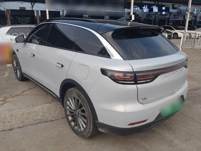 Leapmotor C11 — Фото автомобиля 4