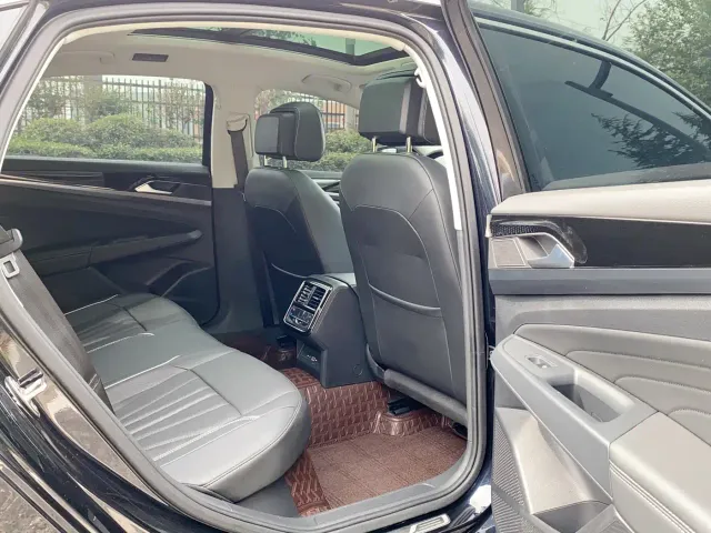 Volkswagen Passat — Фото автомобиля 23