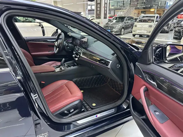 BMW 5 Series — Фото автомобиля 18