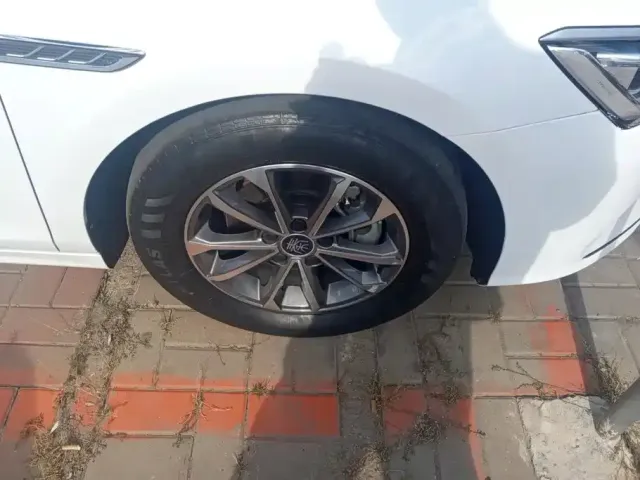 BYD Qin PLUS 2024 Glory Edition DM-i 55KM Leading — Фото автомобиля 6