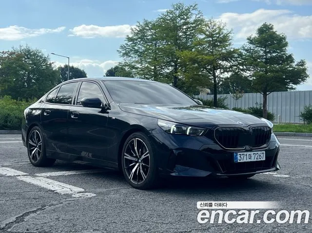 BMW 5-Series 5 серия (G60) 530i xDrive M Sport — Фото автомобиля 2