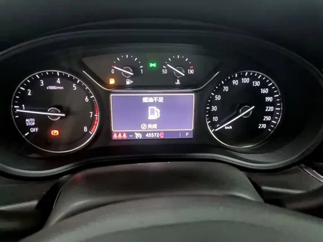 Buick Regal — Фото автомобиля 11