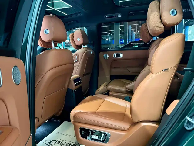 Li Auto L9 — Фото автомобиля 11