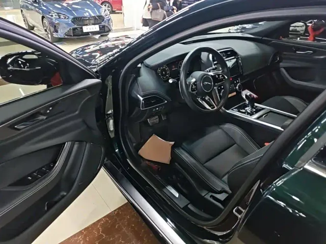 Jaguar XEL — Фото автомобиля 15