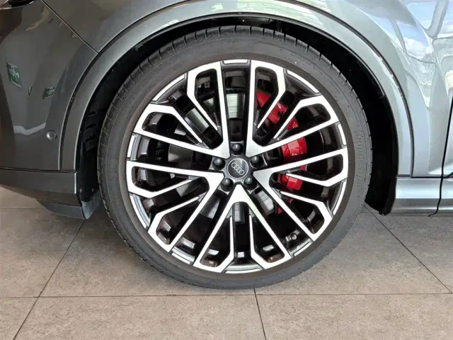 Audi SQ7 — Фото автомобиля 16