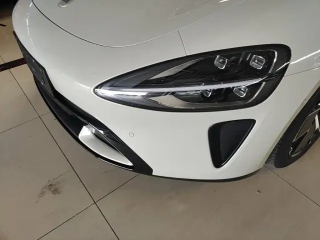 Xiaomi SU7 — Фото автомобиля 23
