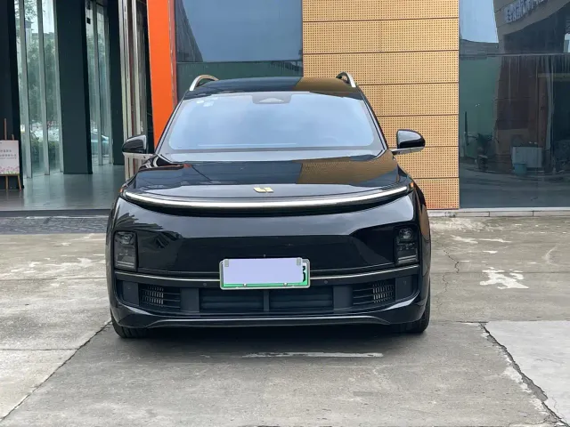 Li Auto Li L8 2023 Pro — Фото автомобиля 2