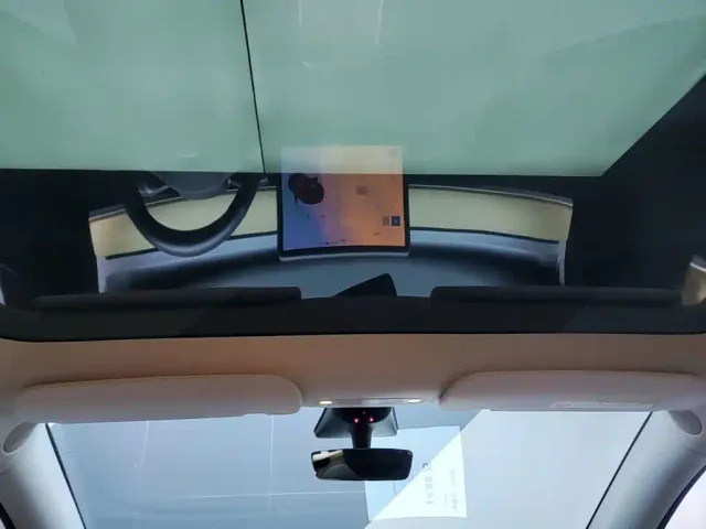 Tesla Model Y — Фото автомобиля 17