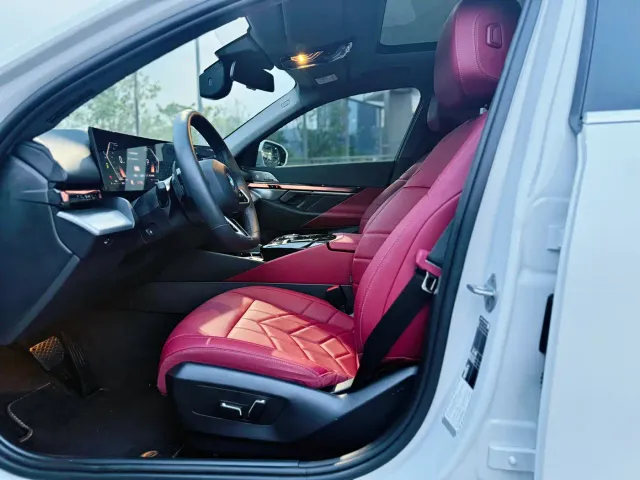 BMW 5 Series — Фото автомобиля 18