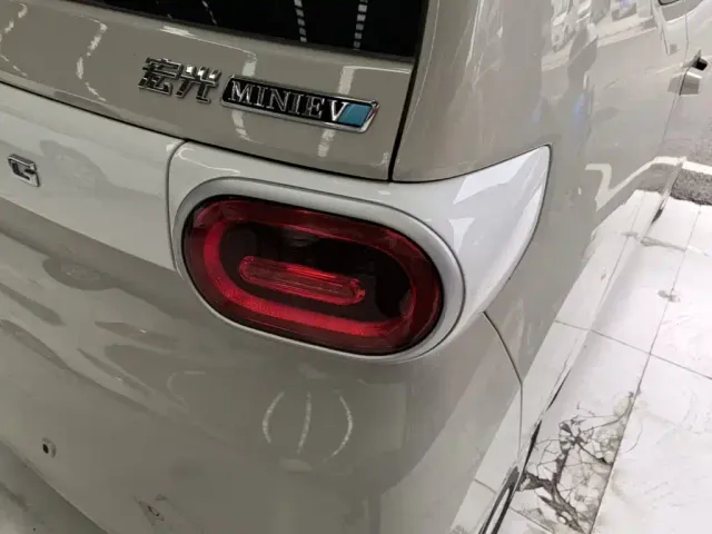 Wuling Motors Hongguang MINIEV 2024 3rd Generation 215km Youth Edition — Фото автомобиля 7