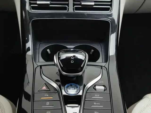 BYD Qin PLUS — Фото автомобиля 13