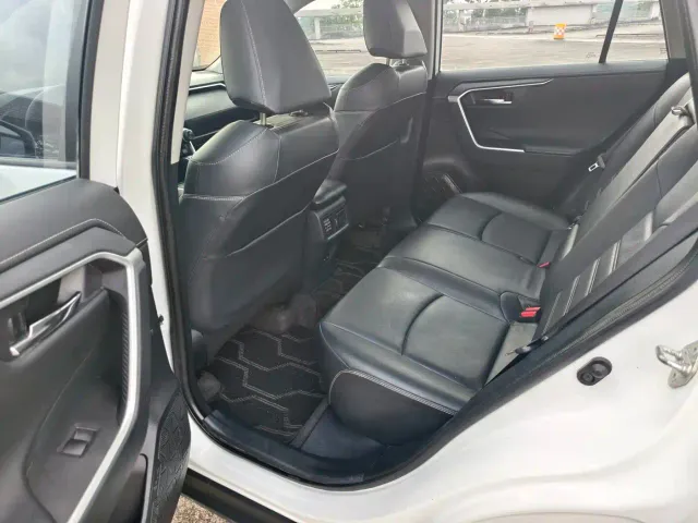 Toyota RAV4 — Фото автомобиля 9