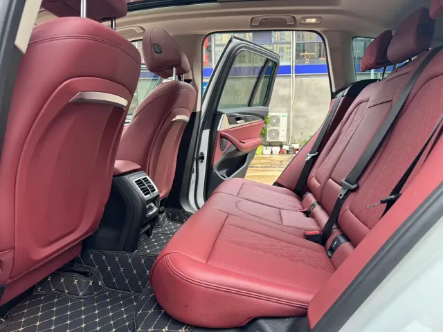 BMW iX3 — Фото автомобиля 11