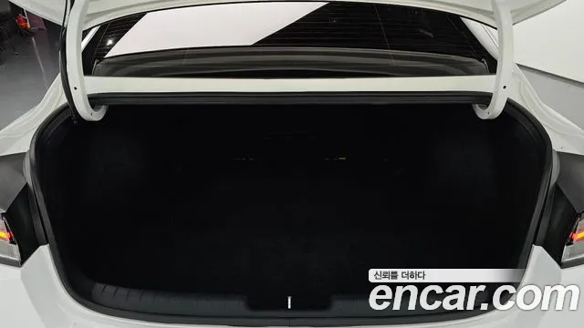 Hyundai AVANTE Avante (CN7) — Фото автомобиля 20