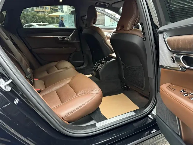 Volvo S90 — Фото автомобиля 13