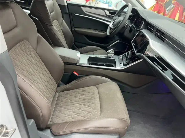 Audi A7L — Фото автомобиля 13