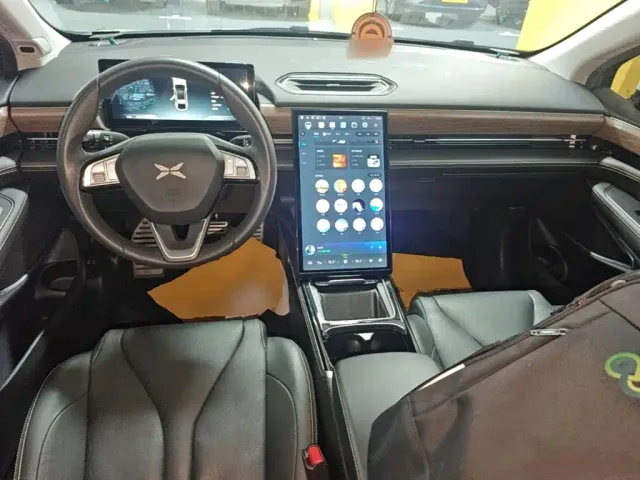 Xpeng P5 — Фото автомобиля 9