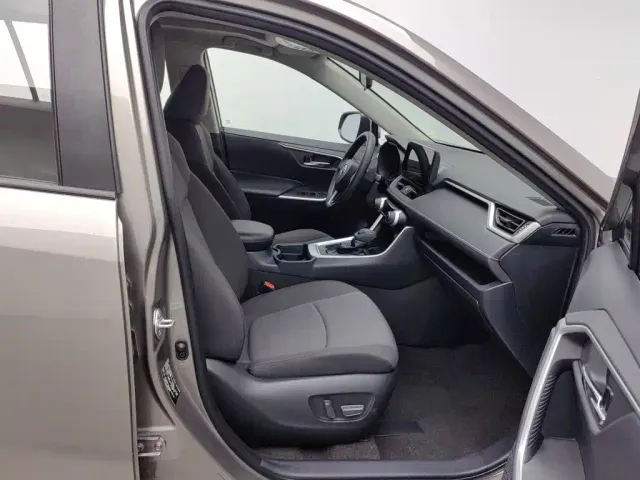 Toyota RAV4 — Фото автомобиля 23