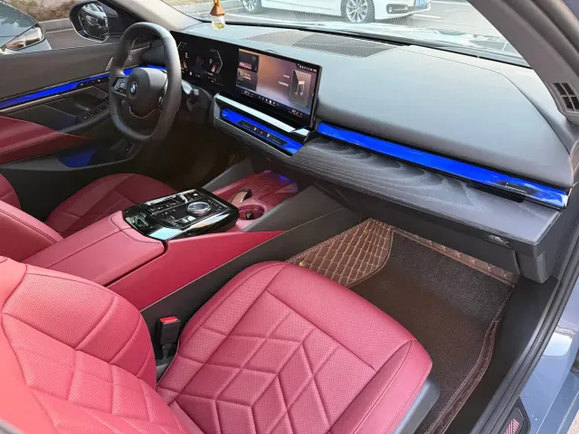 BMW 5 Series — Фото автомобиля 29