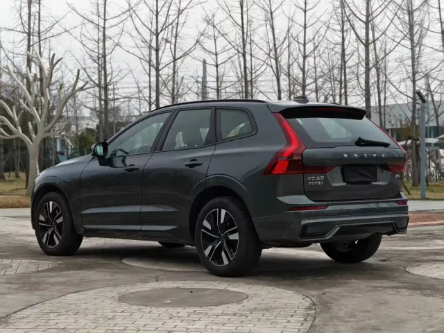 Volvo XC60 — Фото автомобиля 9
