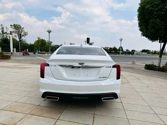Cadillac CT5 — Фото автомобиля 3