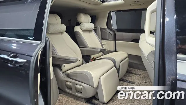 Kia Carnival Generation 4 — Фото автомобиля 16