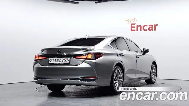 Lexus ES 7th Gen — Фото автомобиля 2