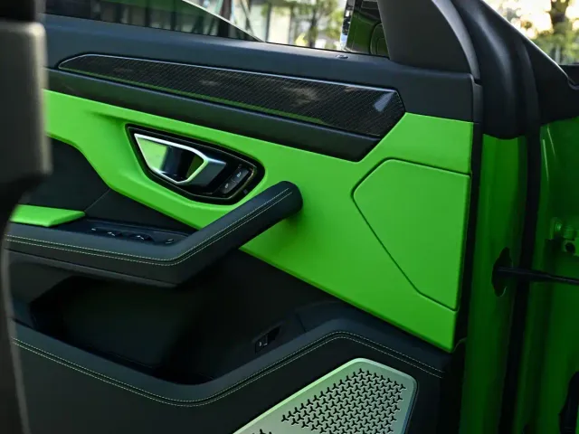 Lamborghini Urus — Фото автомобиля 24
