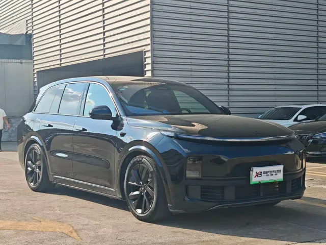 Li Auto L8 — Фото автомобиля 7