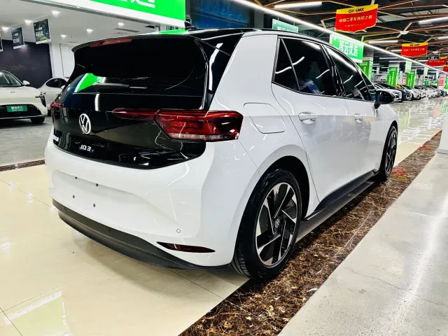 Volkswagen ID.3 — Фото автомобиля 6