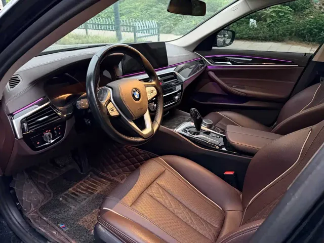 BMW 5 Series — Фото автомобиля 4