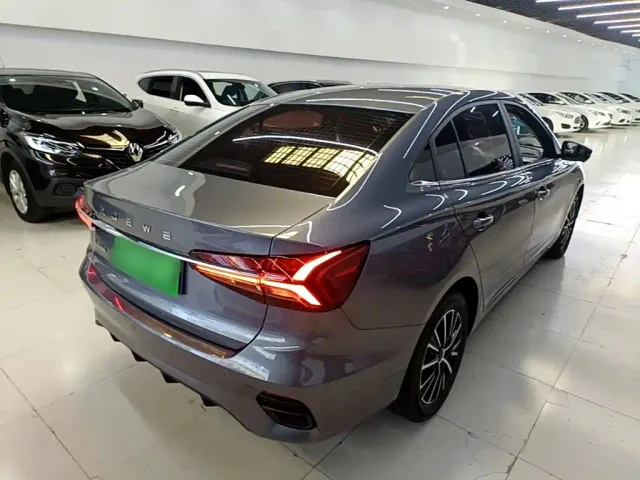 Roewe i5 — Фото автомобиля 6