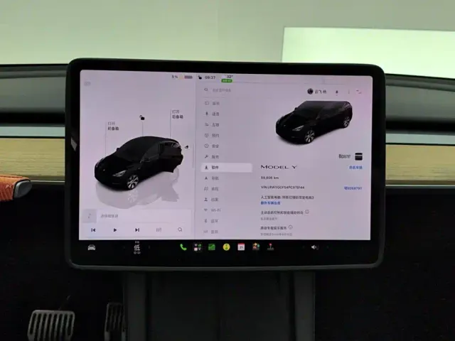 Tesla Model Y — Фото автомобиля 14