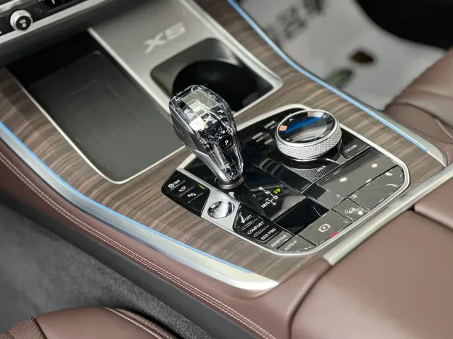 BMW X5 — Фото автомобиля 14