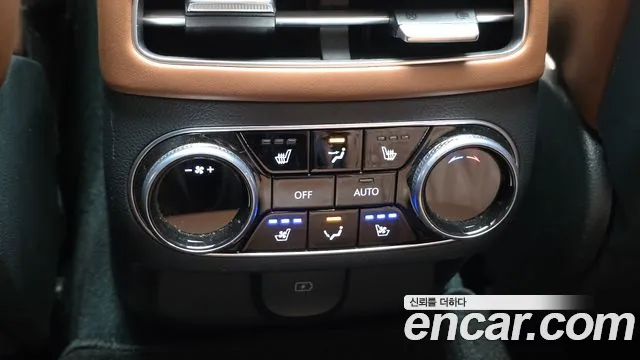Genesis GV70 — Фото автомобиля 18