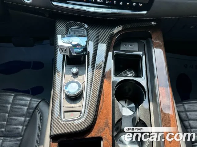 Cadillac Escalade — Фото автомобиля 13