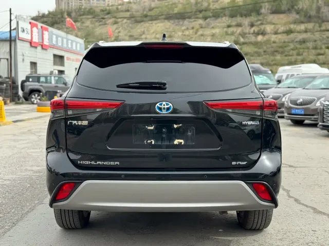 Toyota Highlander — Фото автомобиля 8