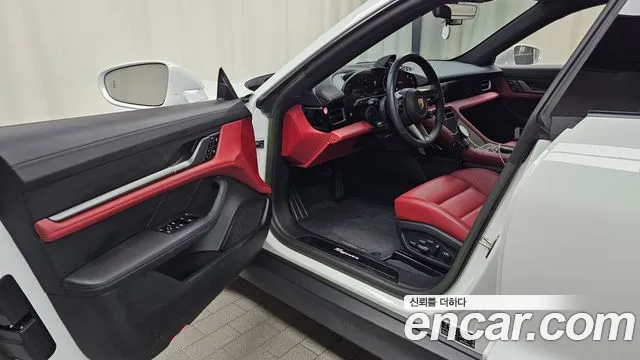 Porsche Taycan Taycan Khan — Фото автомобиля 14
