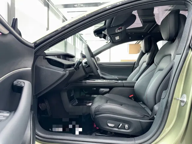Xiaomi SU7 — Фото автомобиля 4