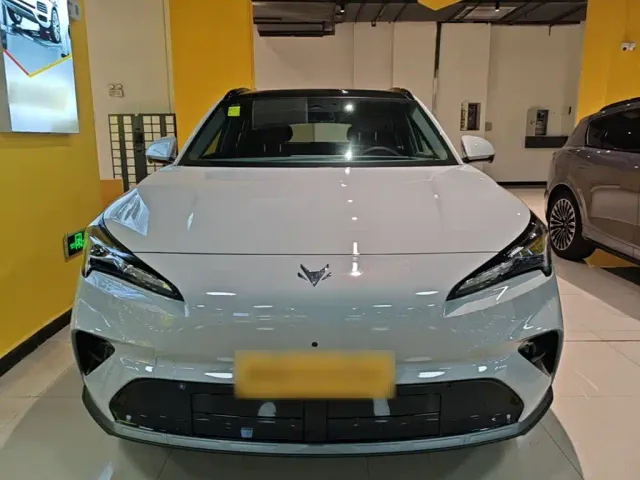Arcfox Alpha T5 — Фото автомобиля 2
