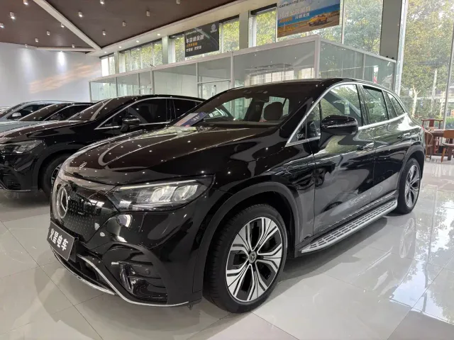 Mercedes-Benz EQE SUV — Фото автомобиля 2