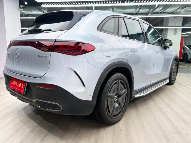 Mercedes-Benz EQE SUV — Фото автомобиля 5