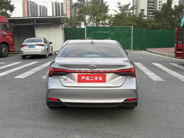 Toyota Avalon — Фото автомобиля 8