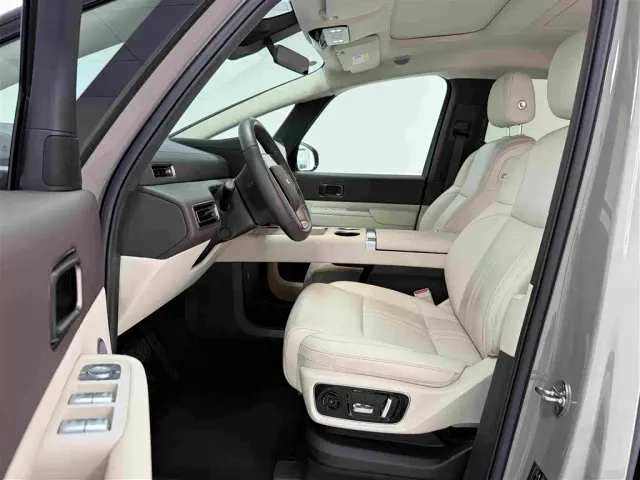 Li Auto MEGA — Фото автомобиля 4